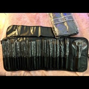 24 pcs “BLACK WIDOW” Beauty Creations brush set